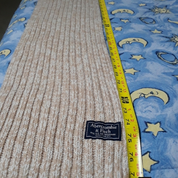 Abercrombie & Fitch scarf - Picture 3 of 3